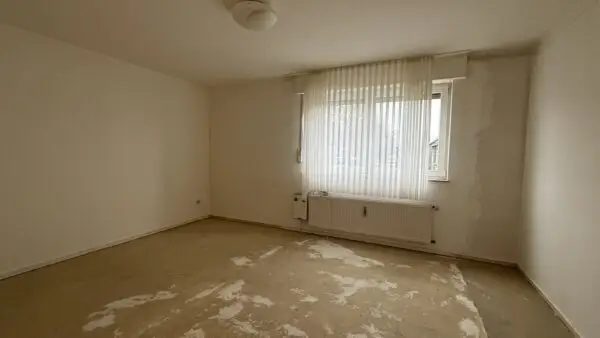 Schlafzimmer mit gut erhaltenem Estrich
